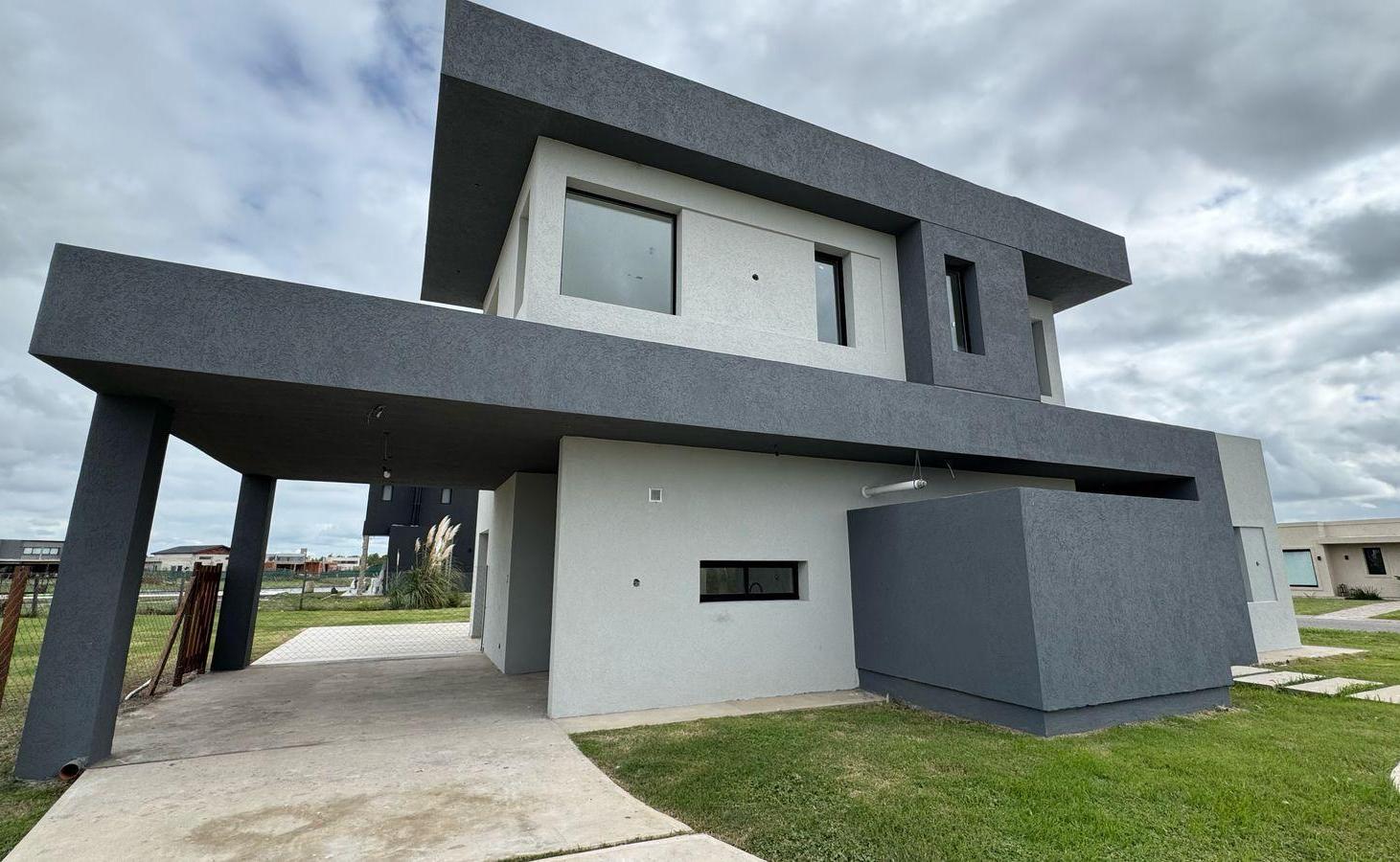 ACEPTA PERMUTA - Casa lote interno en San Sebastian