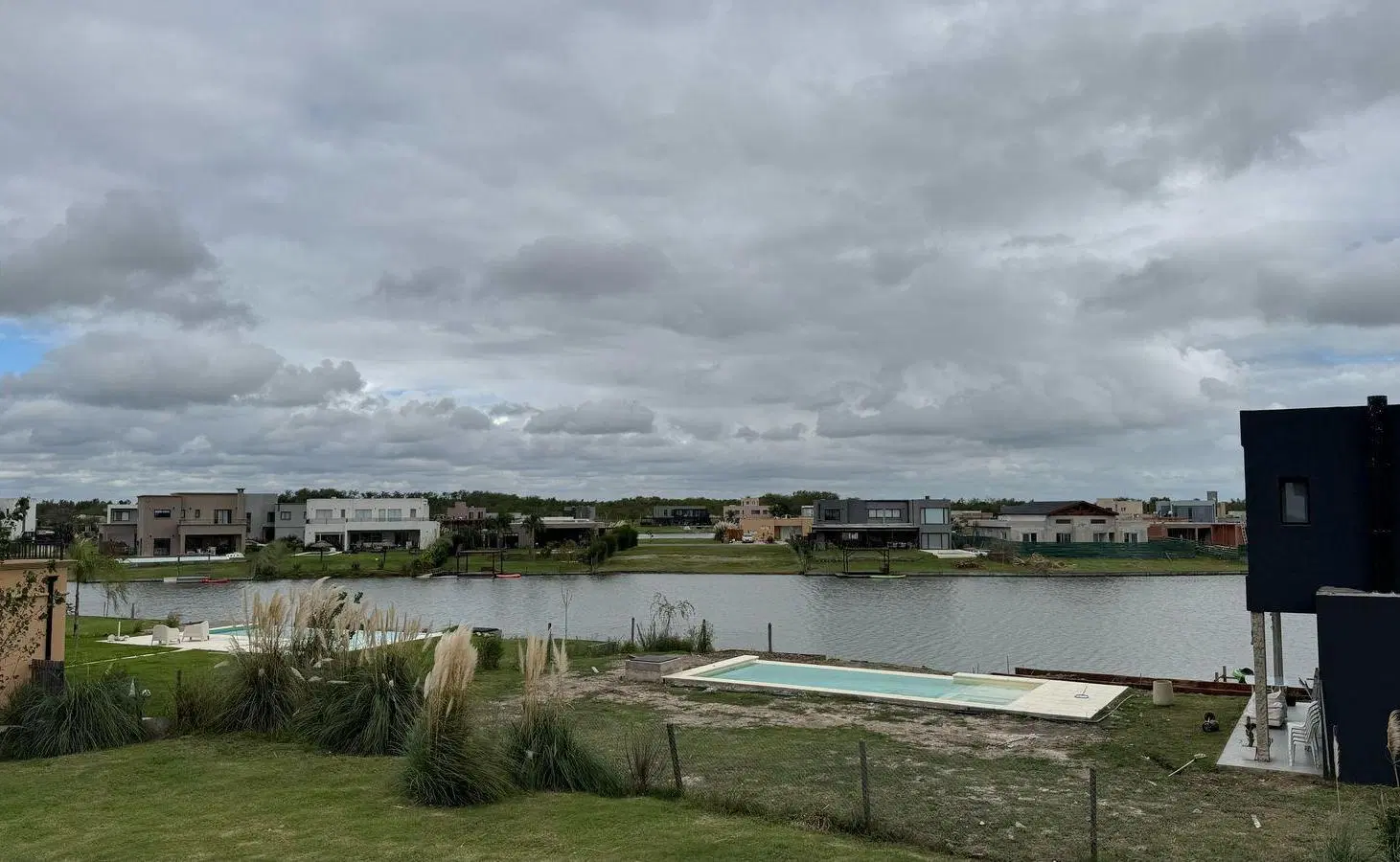 ACEPTA PERMUTA - Casa lote interno en San Sebastian 5