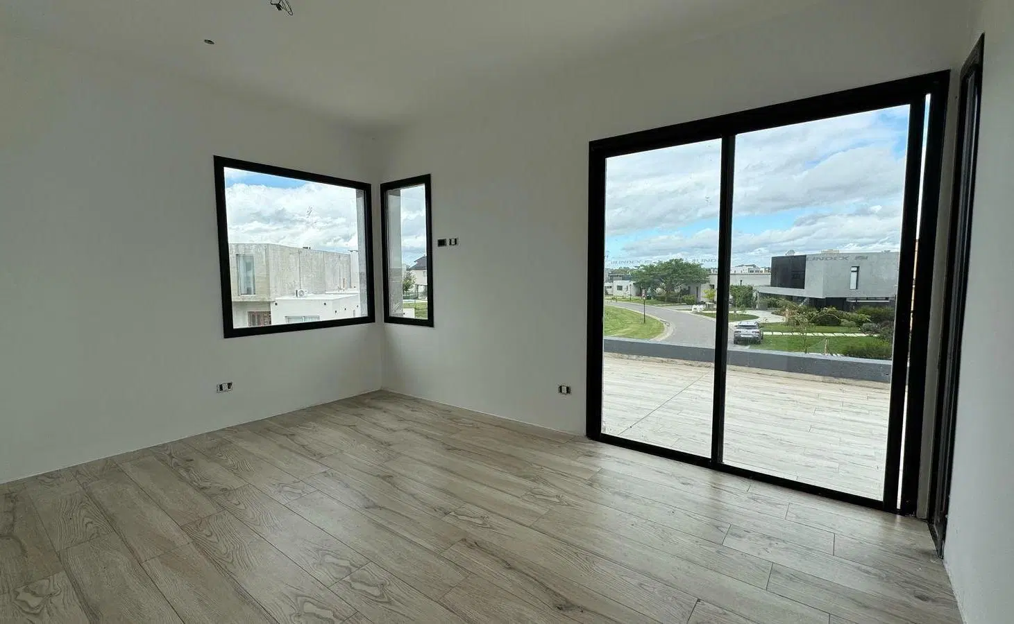 ACEPTA PERMUTA - Casa lote interno en San Sebastian 3