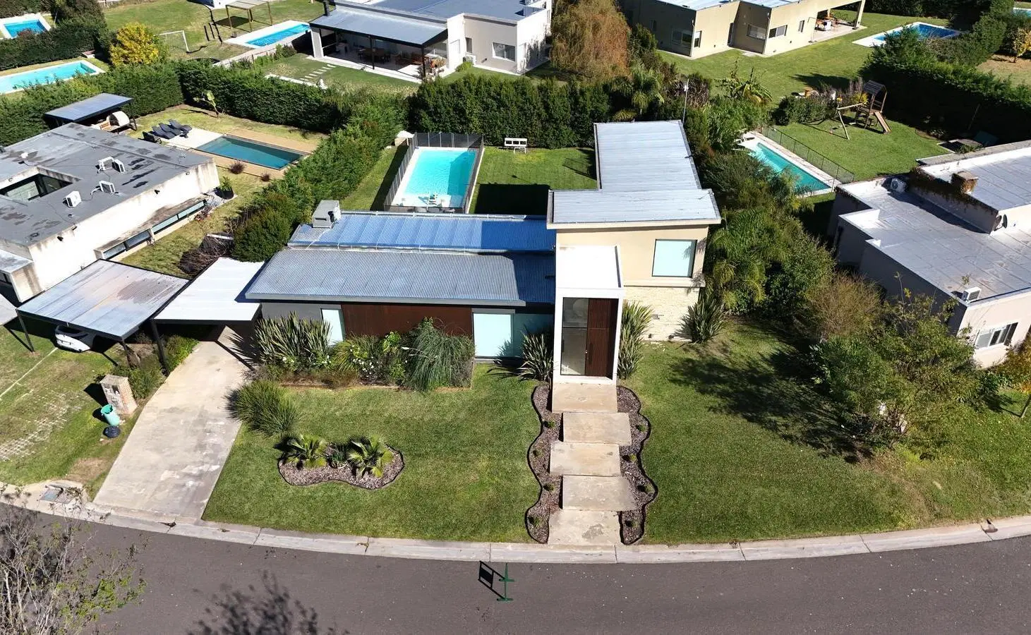 Casa en Venta con gran parque y pileta - Barrio San Matias, Escobar 1