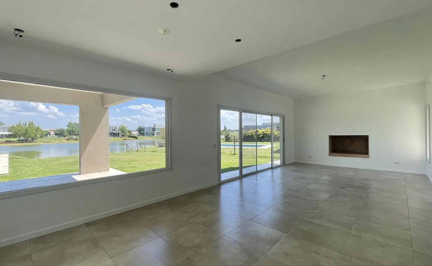 Casa en Canton a la Laguna en Venta - Con Piscina 5