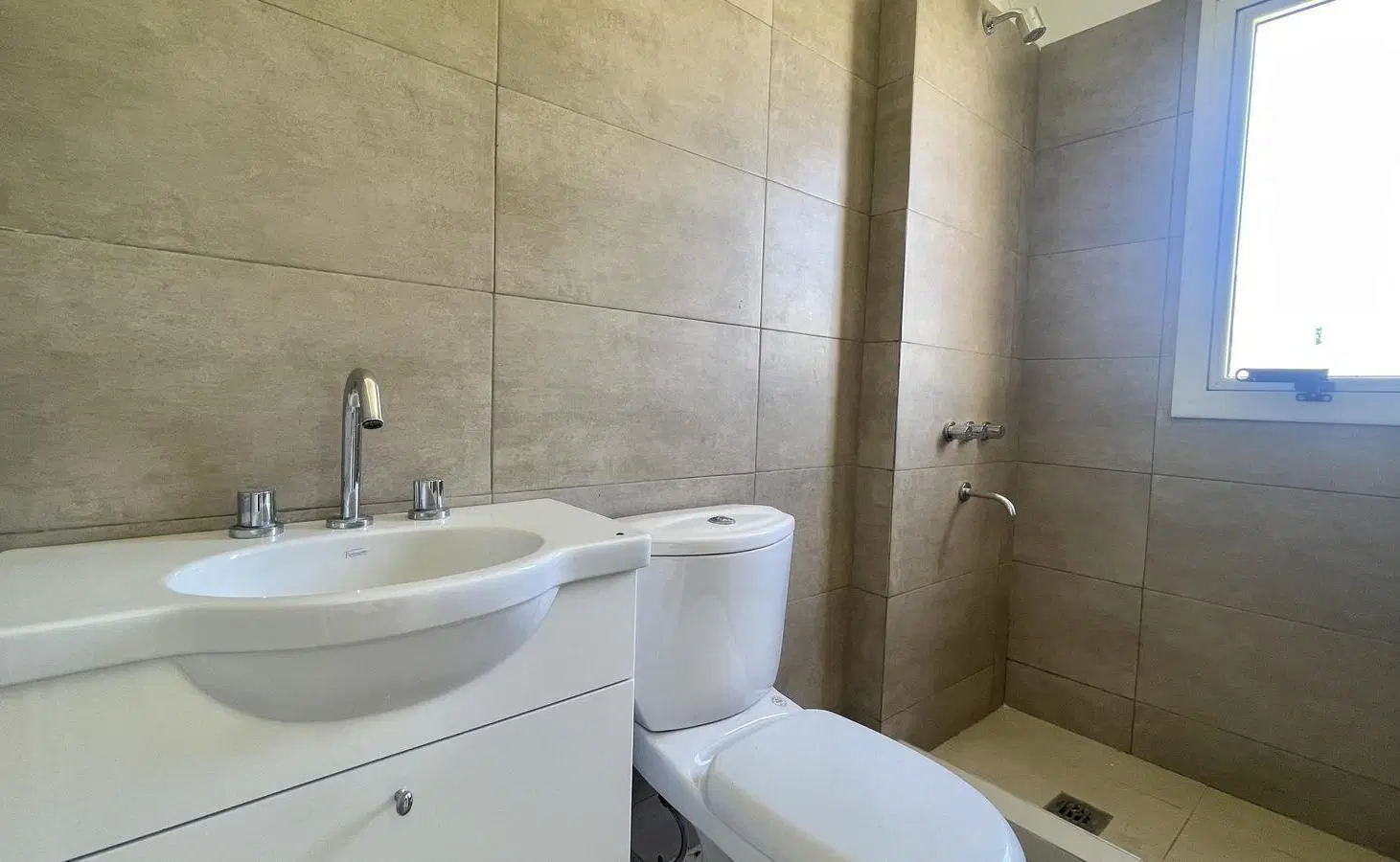 Casa en Canton a la Laguna en Venta - Con Piscina 3