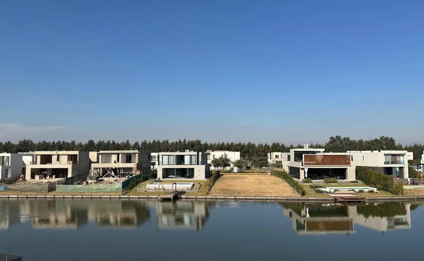 Casa en lote interno Carpinchos - Nordelta 5