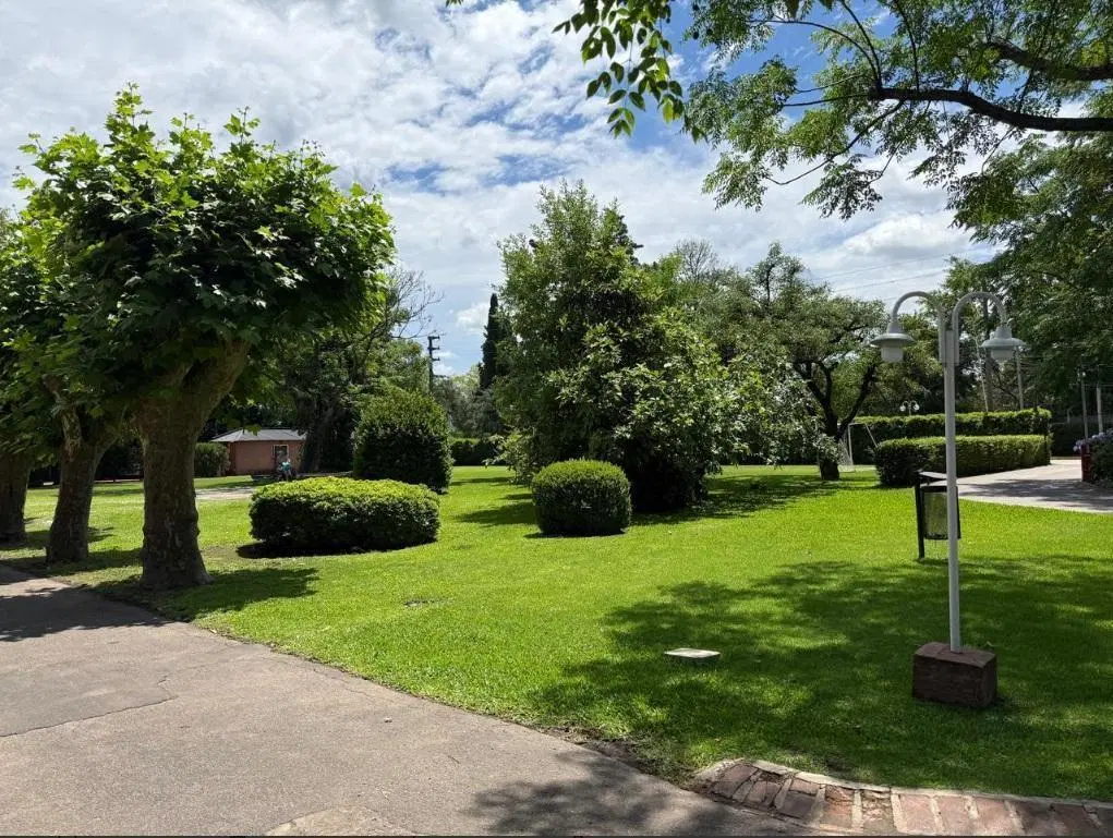 Casa en VENTA 4 ambientes. Av.Champagnat 1100 4