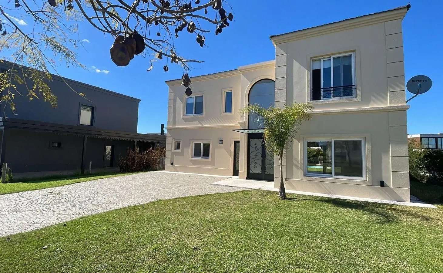 Casa de Estilo Frances en Venta - Barrio Vistas - Puertos del Lago 3