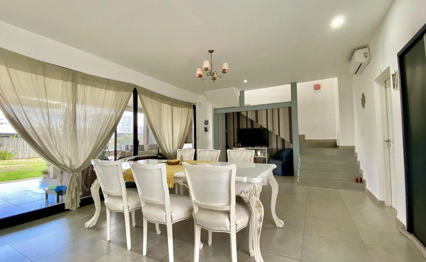 Casa en Venta en Barrio Santa Emilia - Pilar del Este - Con Piscina 4