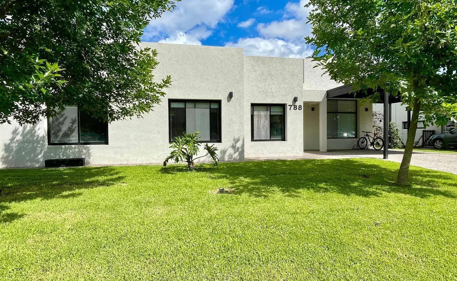 Casa en una planta en venta en San Matias con piscina y parquizacion 4