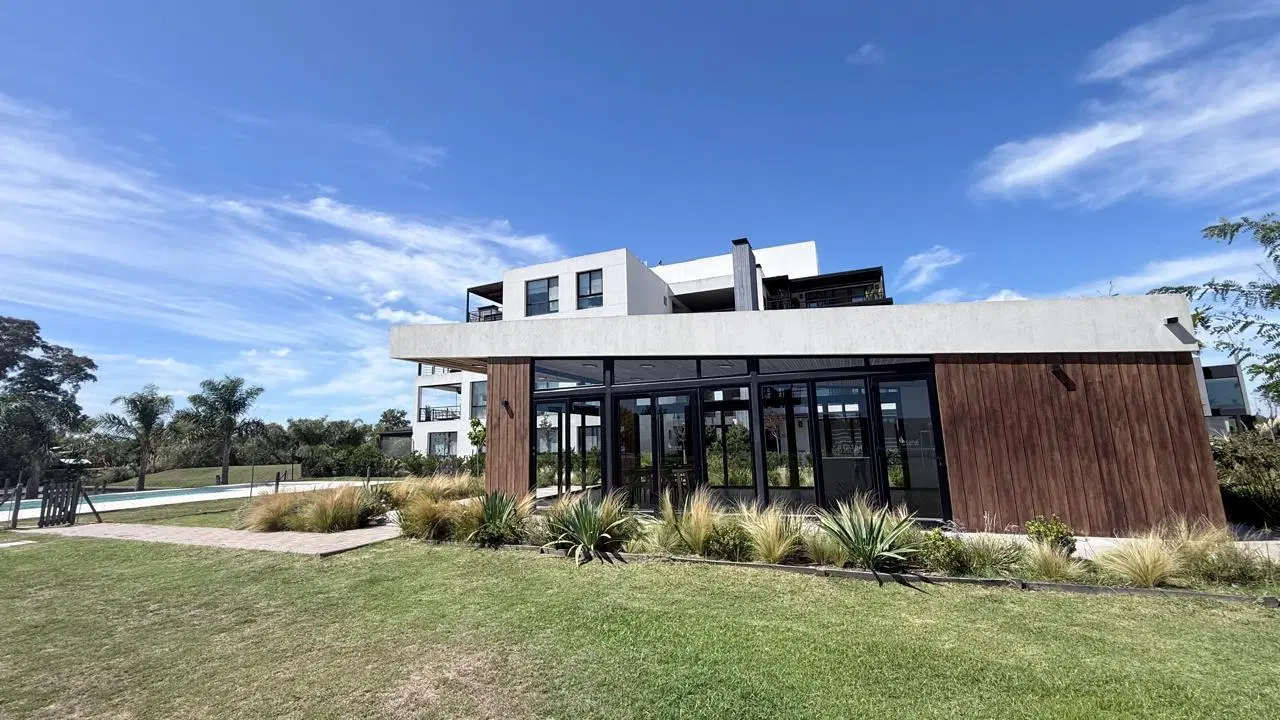 Departamento PB con jardín y  amarra - VILLANUEVA 8