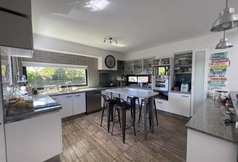Foto de Casa en venta en Barrio San Matias - Piscina - 6 ambientes, imagen 1