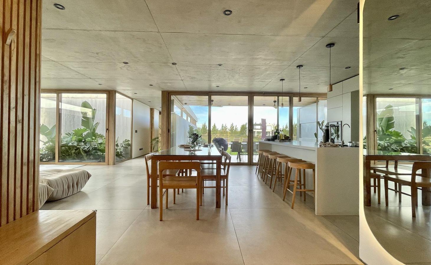 Foto de Casa al río con amarra propia en El Naudir – salida navegable y diseño, imagen 3