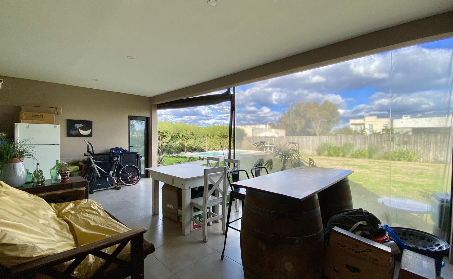 Foto de Casa en Venta en Barrio Santa Emilia - Pilar del Este - Con Piscina, imagen 5