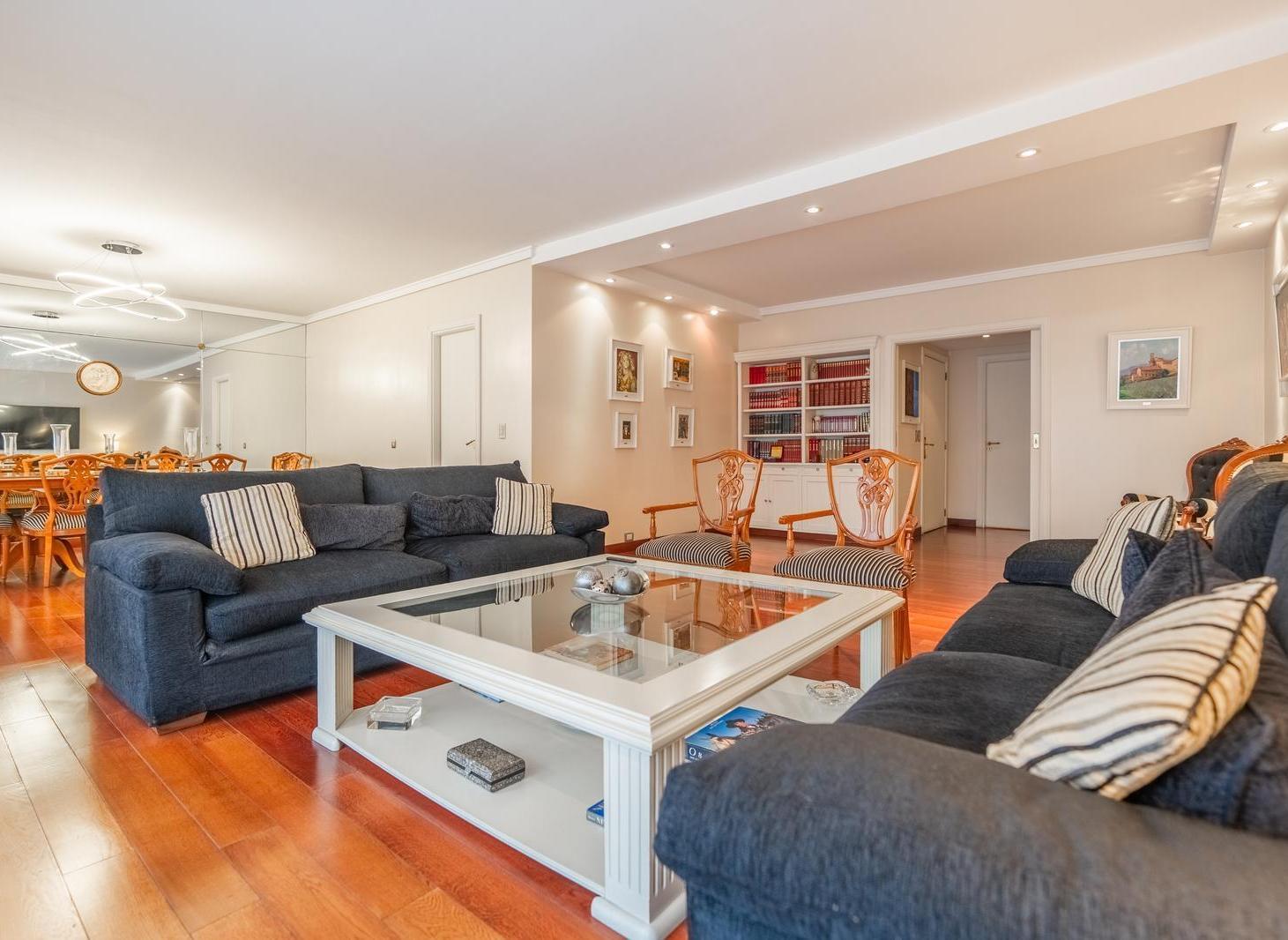 Foto de SEMIPISO 5 AMBIENTES CON COCHERA Y PALIER PRIVADO – APTO CRÉDITO, imagen 1