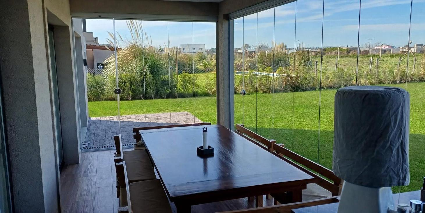 Foto de Casa En Venta - 6 Ambientes - Con Piscina, imagen 4