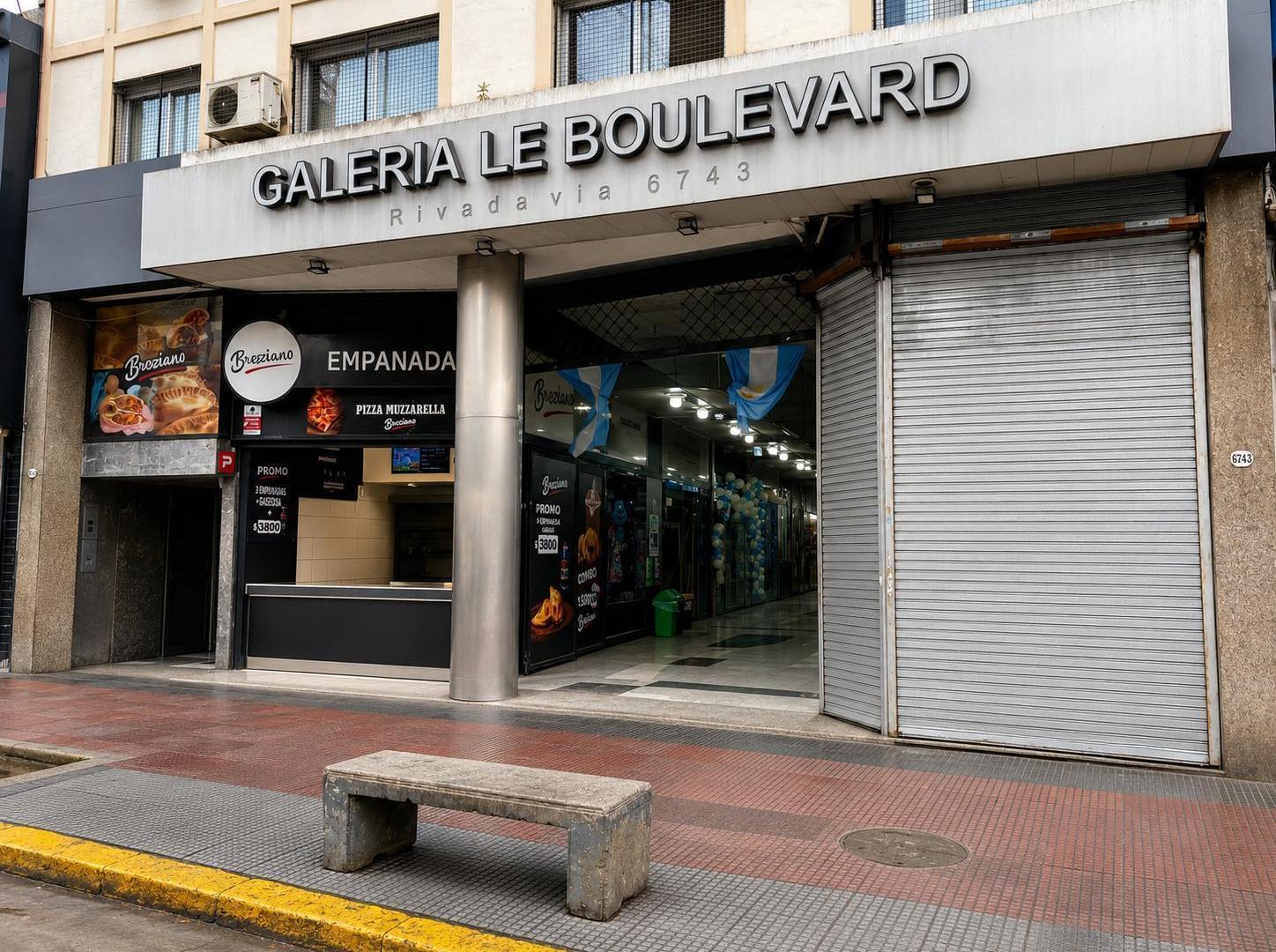 Foto de LOCAL EN GALERIA LE BOULEVARD - ZONA COMERCIAL, imagen 2