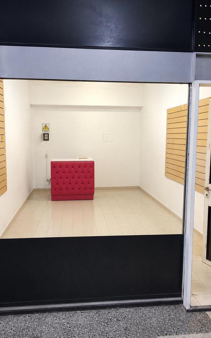 Foto de LOCAL EN GALERIA LE BOULEVARD - ZONA COMERCIAL, imagen 4
