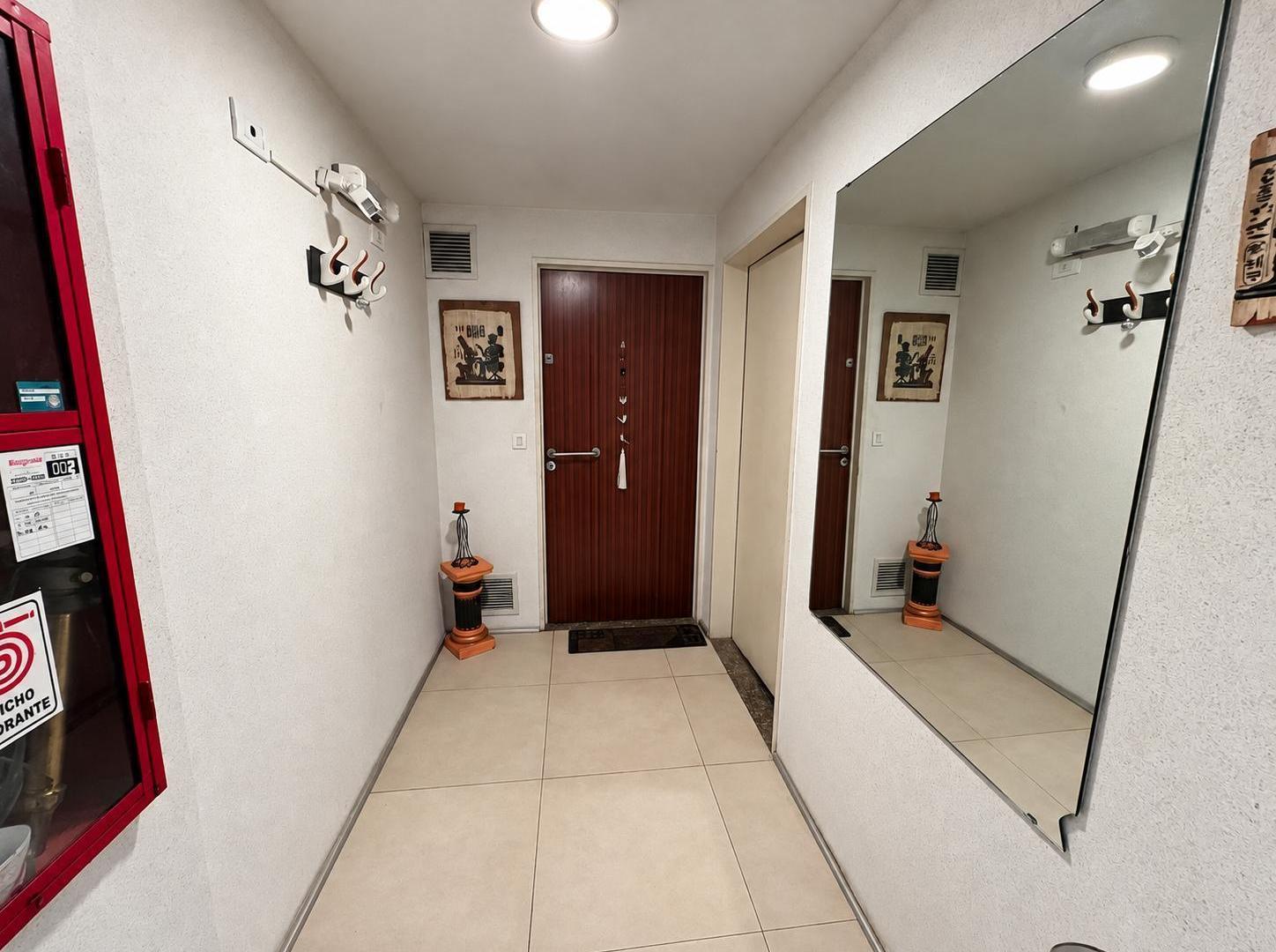 Foto de Semipiso de 4 ambientes con terraza propia, dos cocheras y baulera en, imagen 4