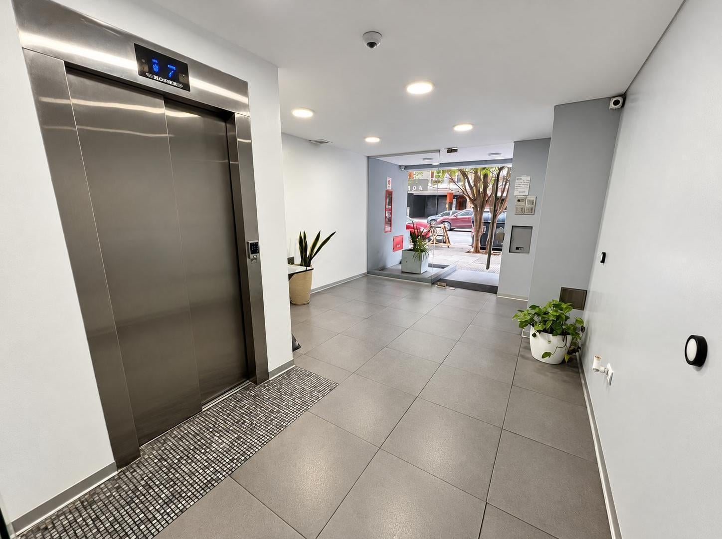 Foto de Semipiso de 4 ambientes con terraza propia, dos cocheras y baulera en, imagen 5