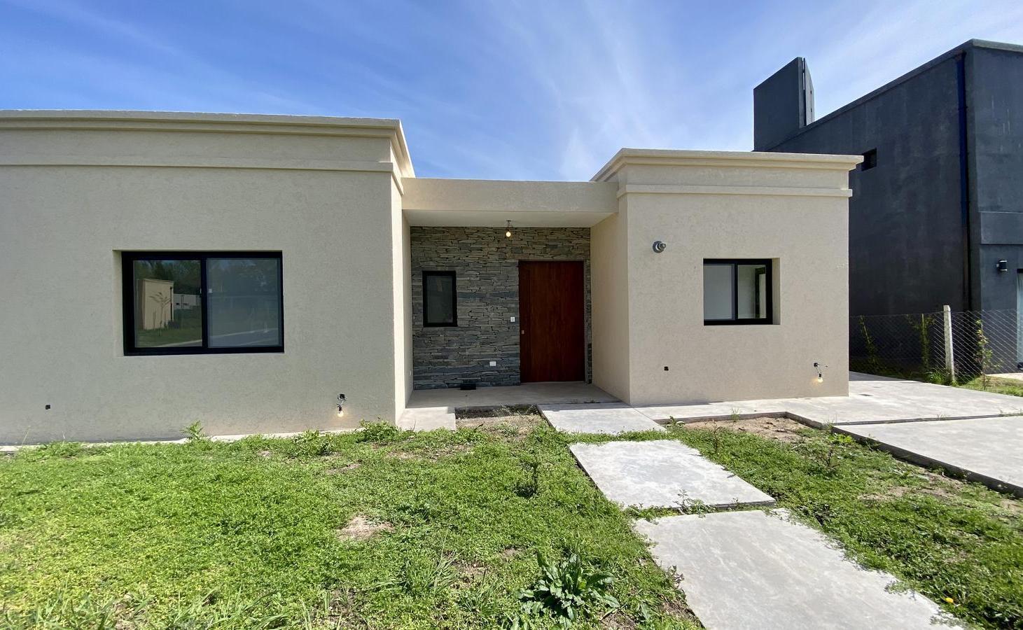 Foto de Casa | Venta | Santa Elisa | Pilar del Este | Piscina, imagen 1