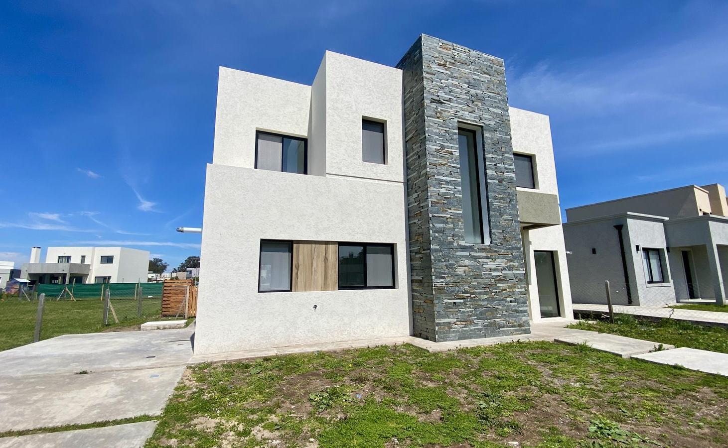 Foto de Casa | Venta | Santa Elisa | Pilar del Este | Piscina | 2 Plantas, imagen 3