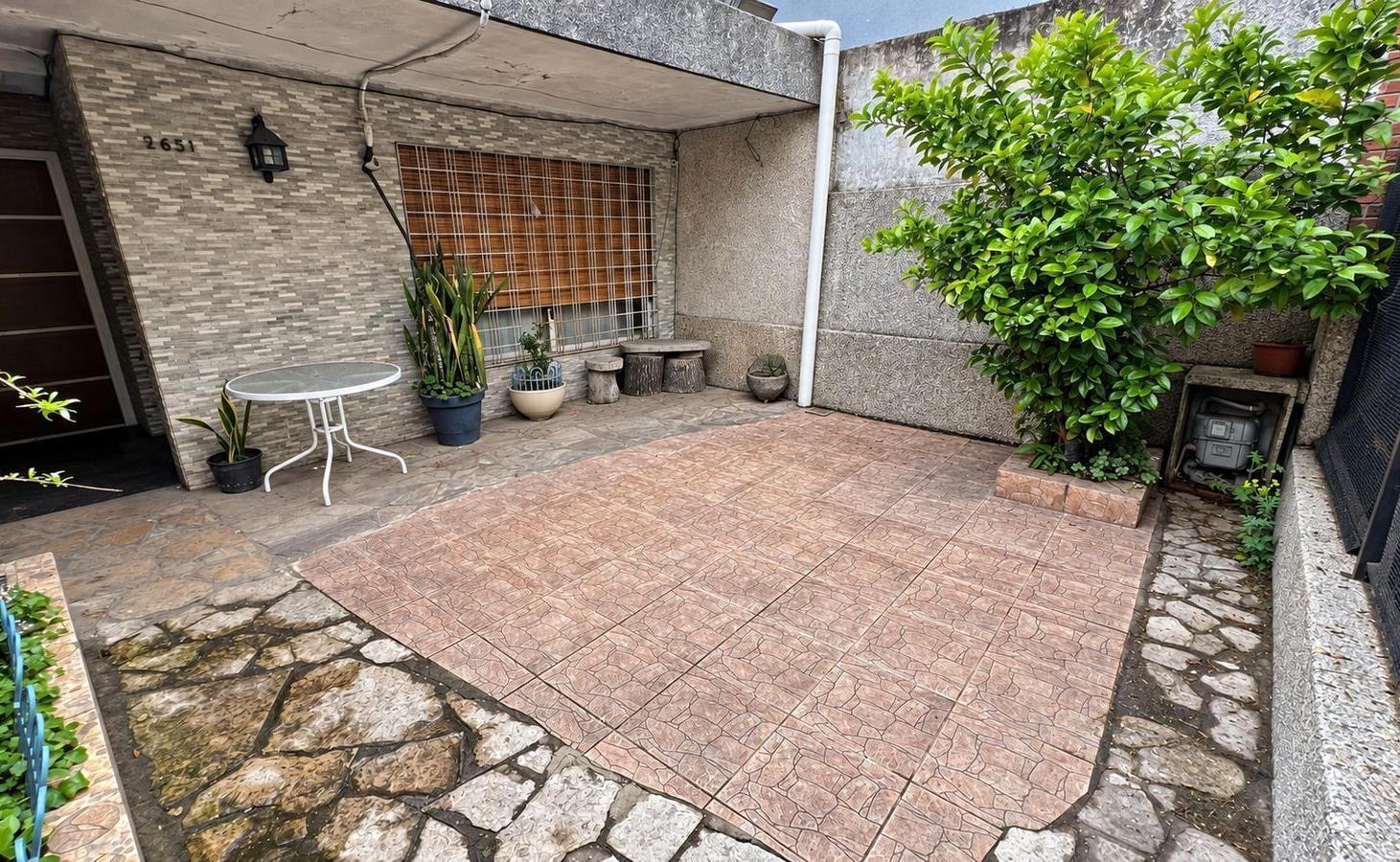 Foto de CASA CON COCHERA SEMICUBIERTA EN VILLA REAL, imagen 1