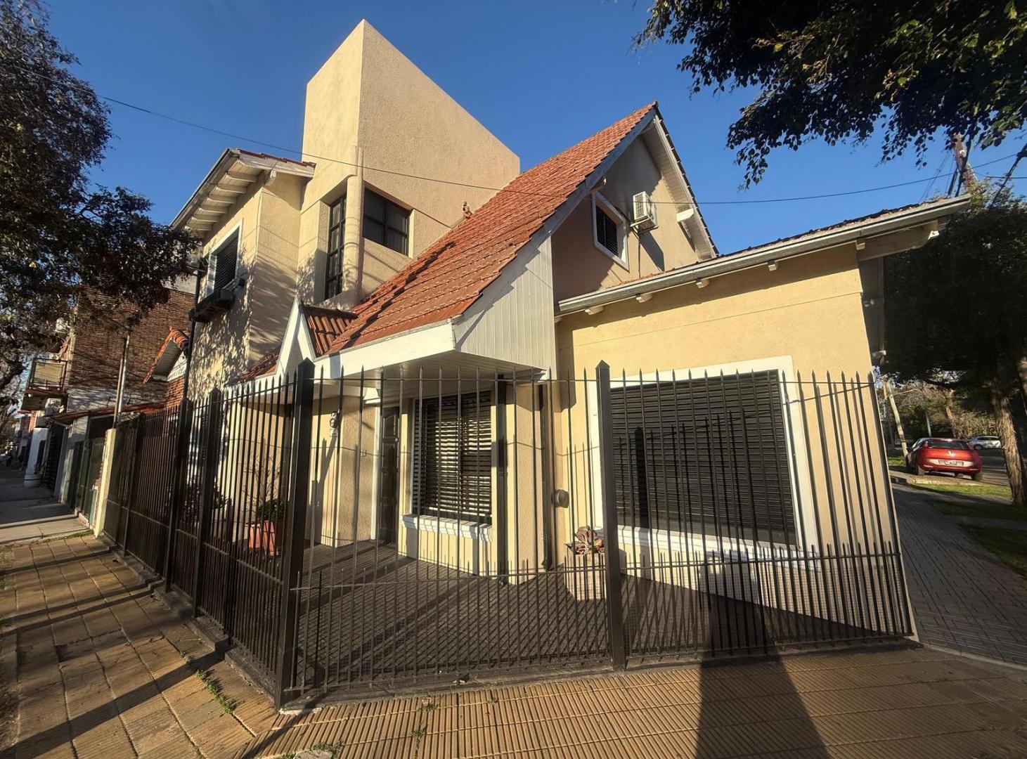 Foto de Casa en venta de 6 ambientes Apto Crédito, imagen 1