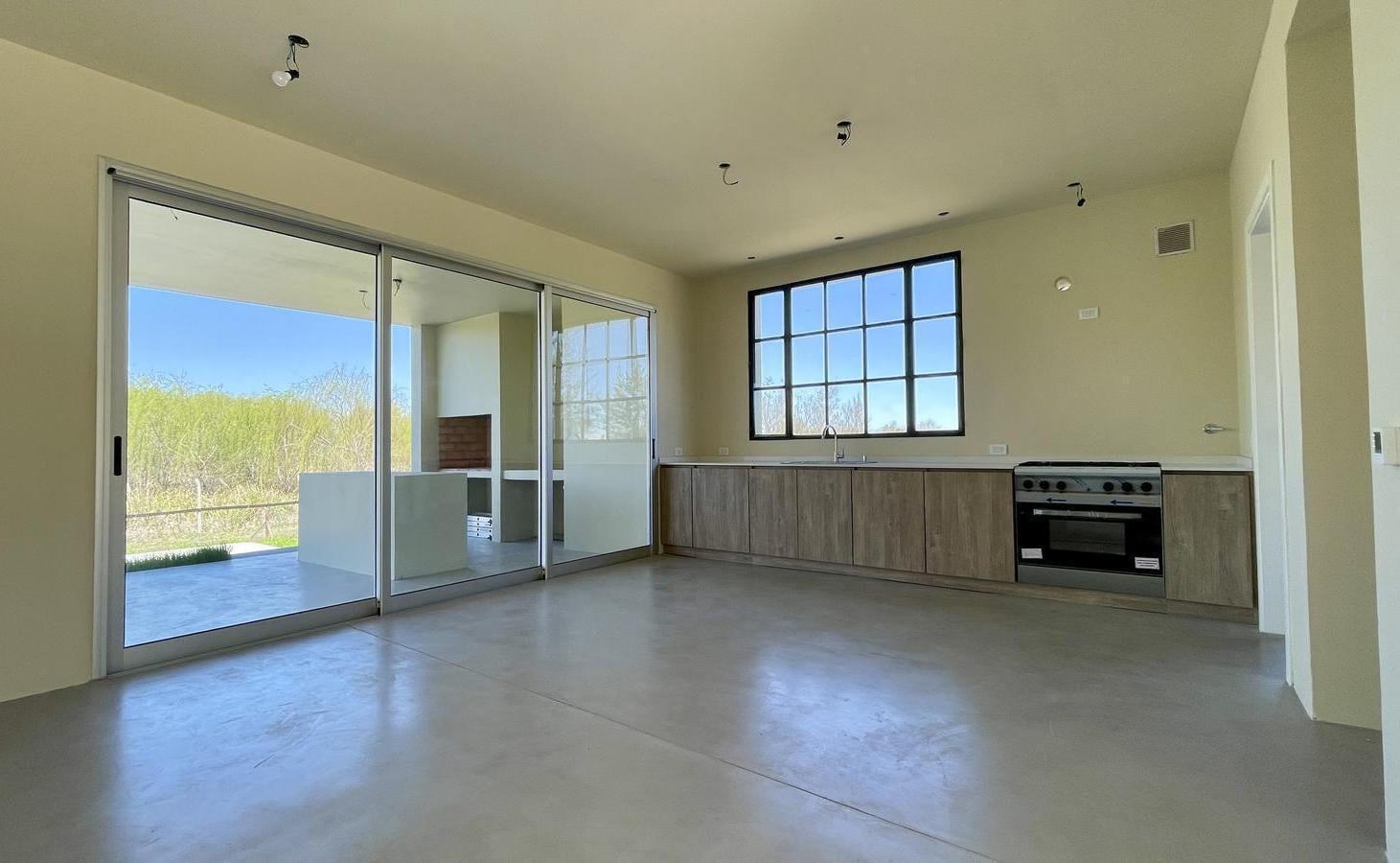 Foto de CASA EN NAUDIR EN VENTA - 5 AMBIENTES - PISCINA, imagen 5