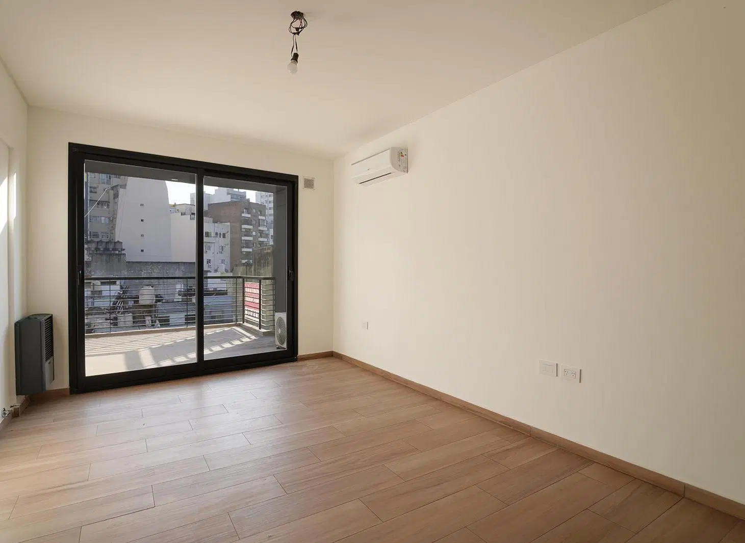 Venta 2 ambientes con amplio balcón a estrenar Caballito 3