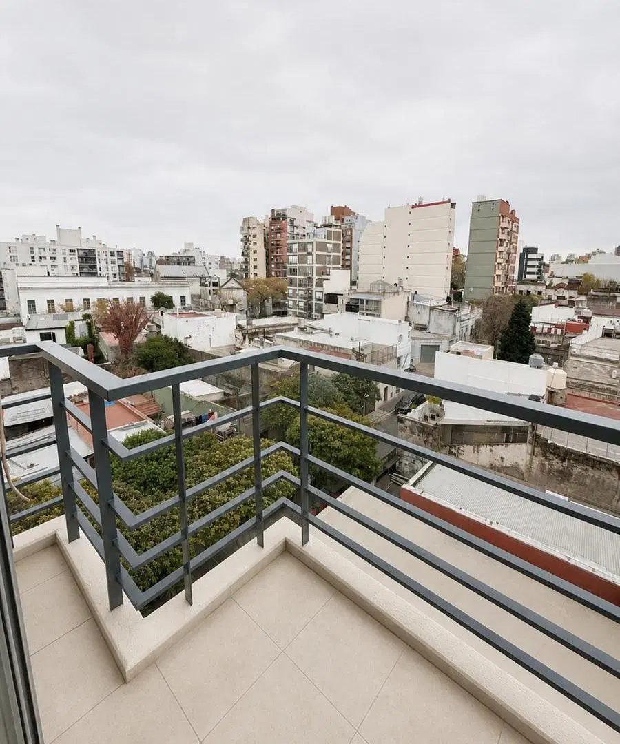 Departamento monoambiente con balcón en Parque Patricios 2