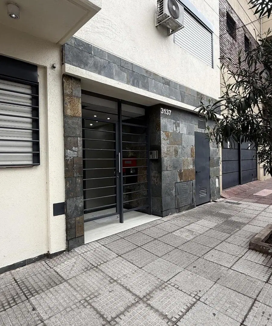 Departamento monoambiente con balcón en Parque Patricios 3