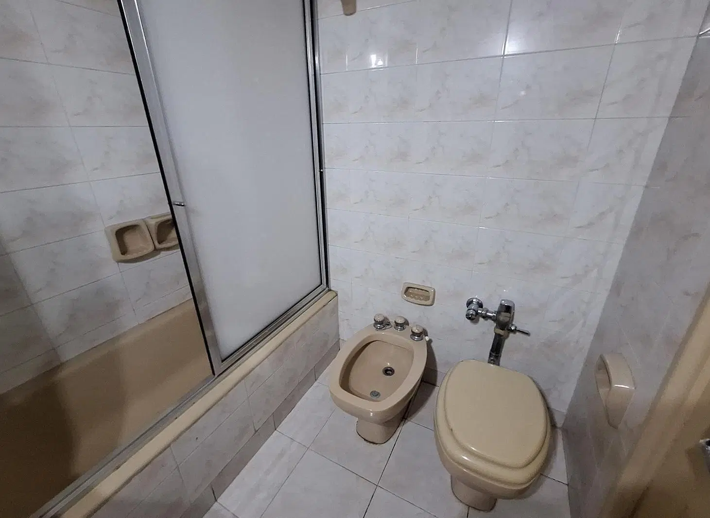 Venta departamento 3 ambientes 2 Patios PB Abasto 4