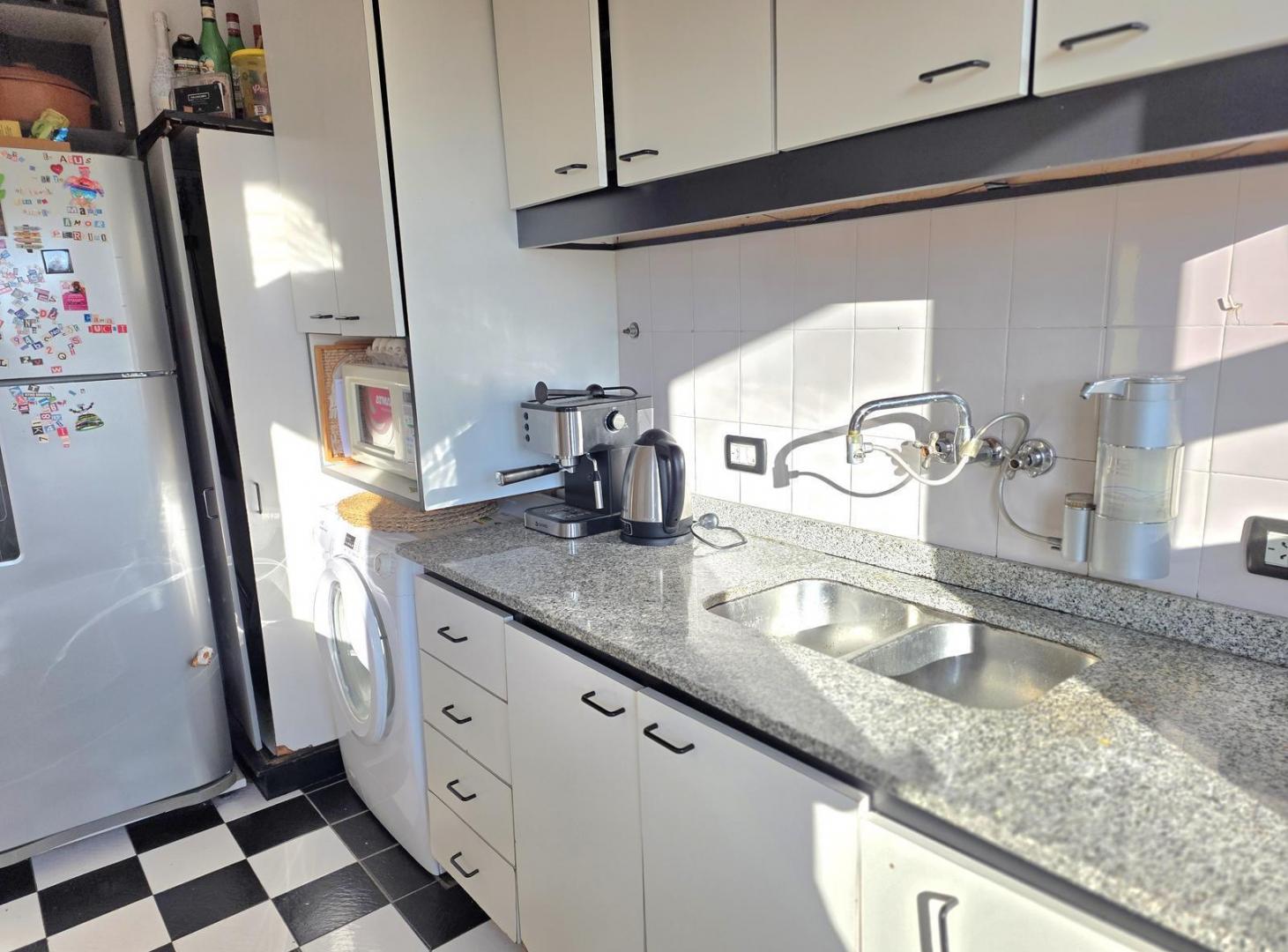 Foto de VENTA DEPTO 2 AMB + ESCRITORIO PISO ALTO PURO SOL, imagen 1