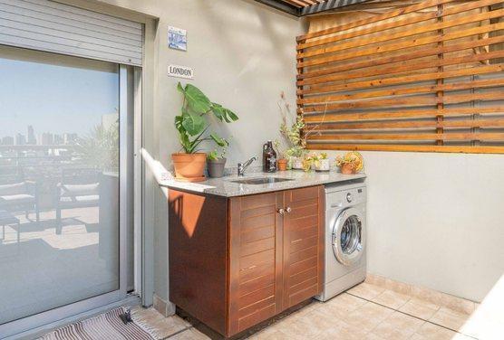 Foto de VENTA DEPTO 2 AMBIENTES CON BALCÓN ATERRAZADO Y TERRAZA COGHLAN, imagen 4