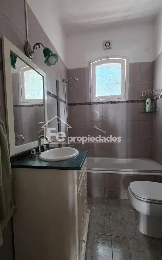 Venta departamento tres ambientes en Villa del Parque 8
