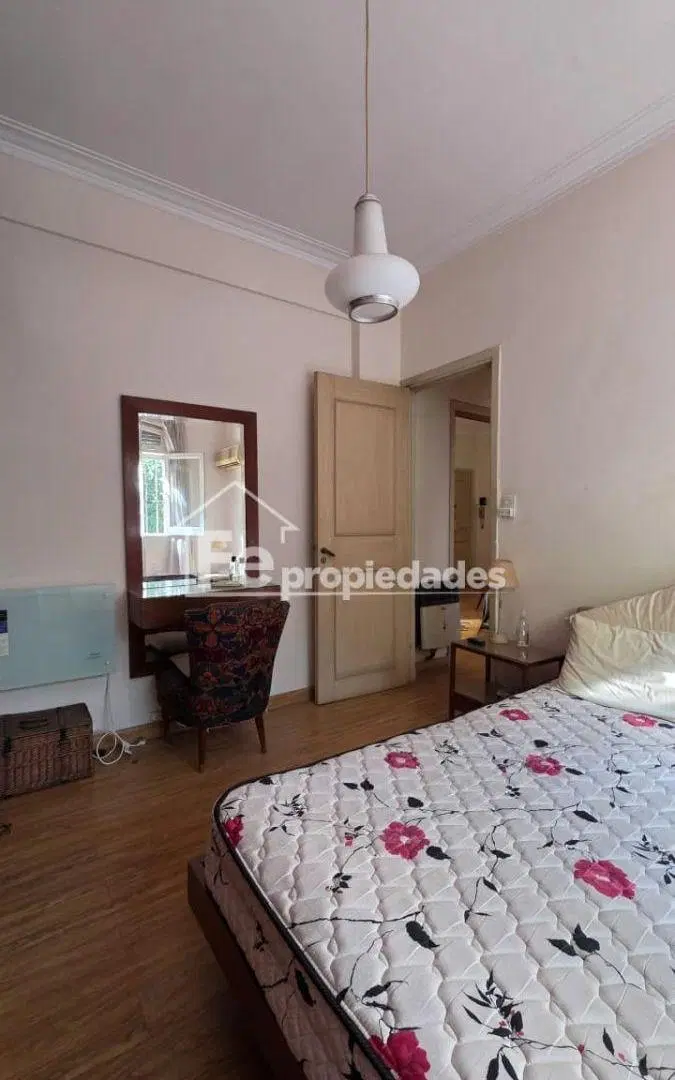 Venta departamento tres ambientes en Villa del Parque 4