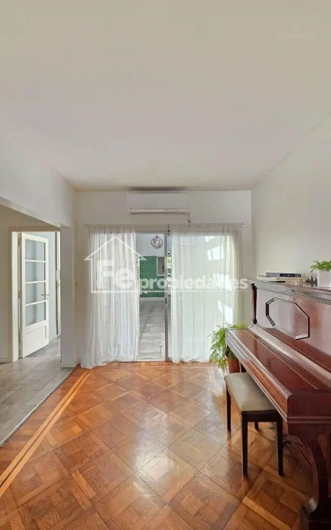 Casa 5 ambientes en venta en floresta 5