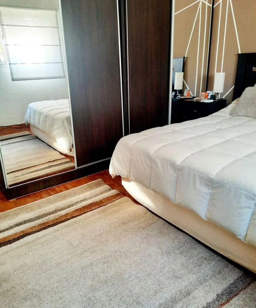 Casa 5 ambientes con terraza y cochera descubierta en venta en Floresta 8