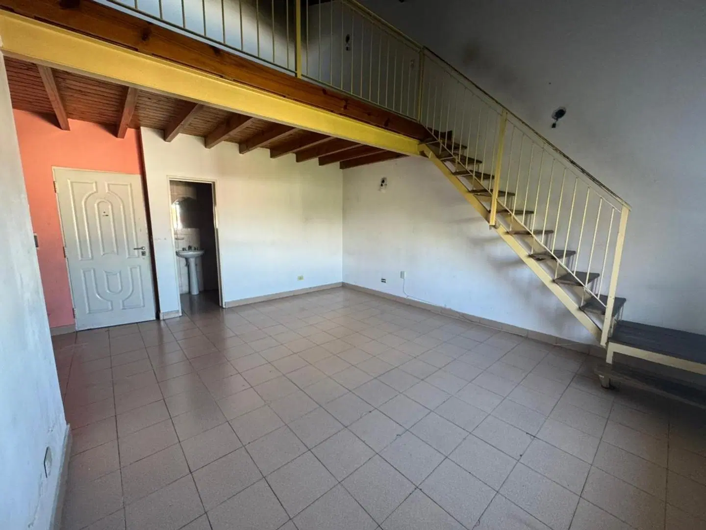DEPARTAMENTO 2 AMBIENTES PLANTA ALTA 3