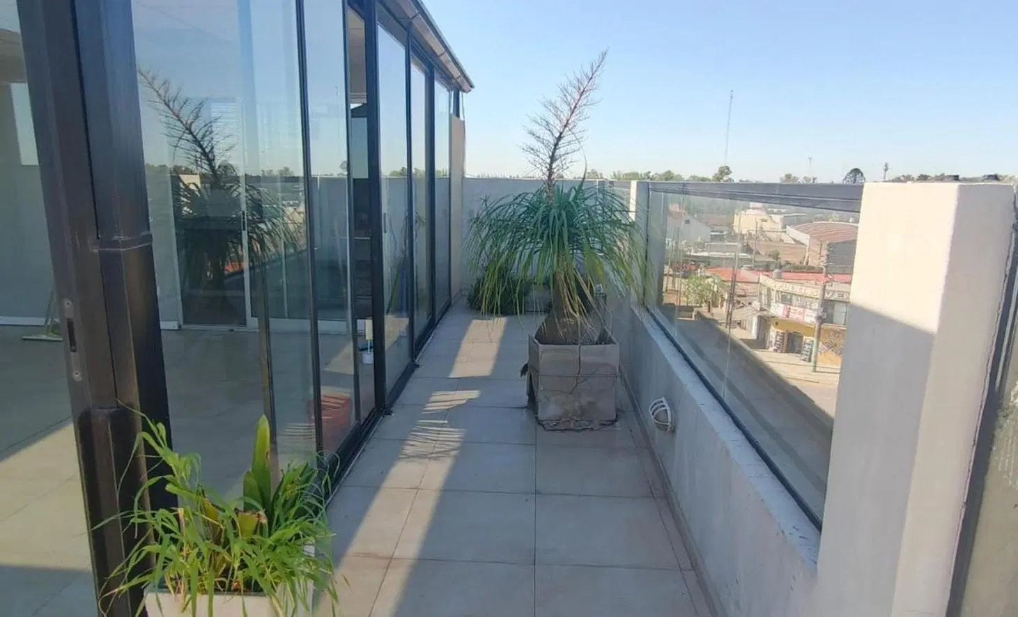 Excelente departamento 4 ambientes, quincho y amplia terraza 2