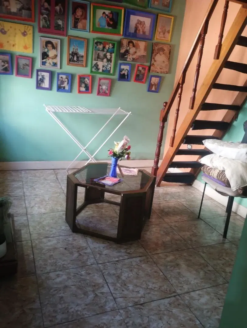 Amplia casa 4 ambientes 5