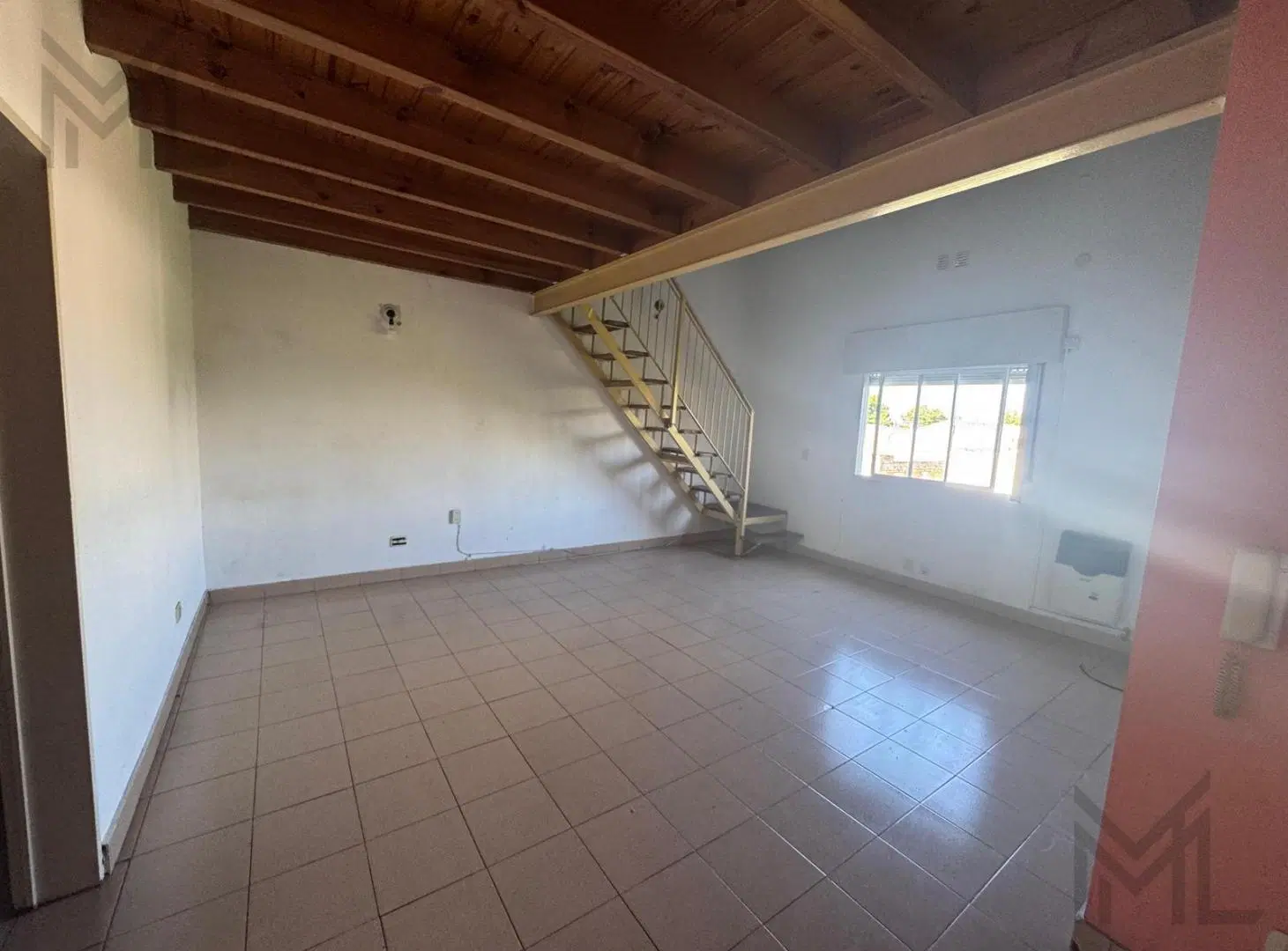 Departamento Tipo Dúplex en Planta Alta – Excelente Ubicación en San Miguel 4