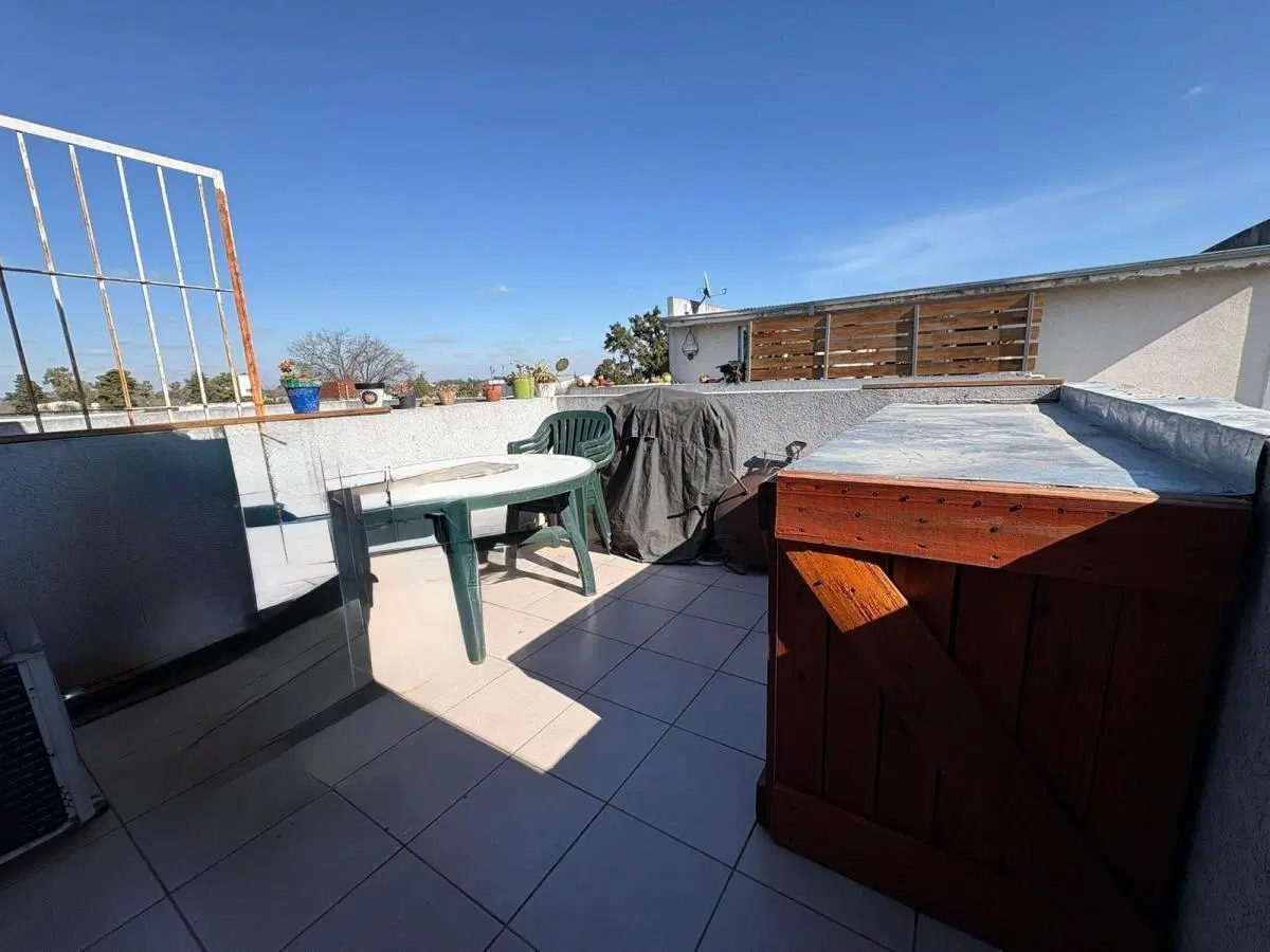 Departamento tipo Dúplex 2 Ambientes en Venta Villa Morra Pilar con Terraza Propia 3