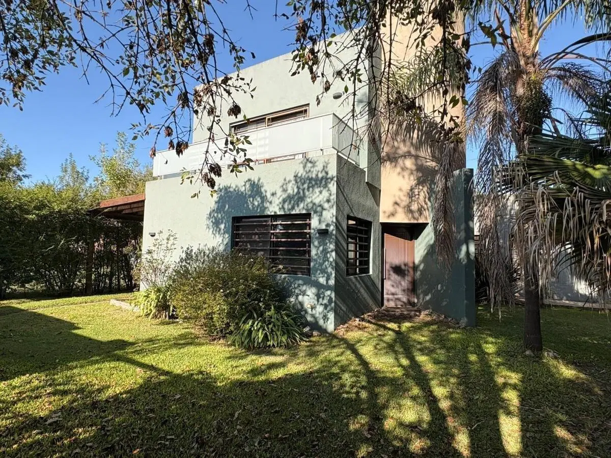 Casa en Venta en Barrio Parque Exaltación. 3 dormitorios. 1050 Mt Parque. Apto Crédito 3