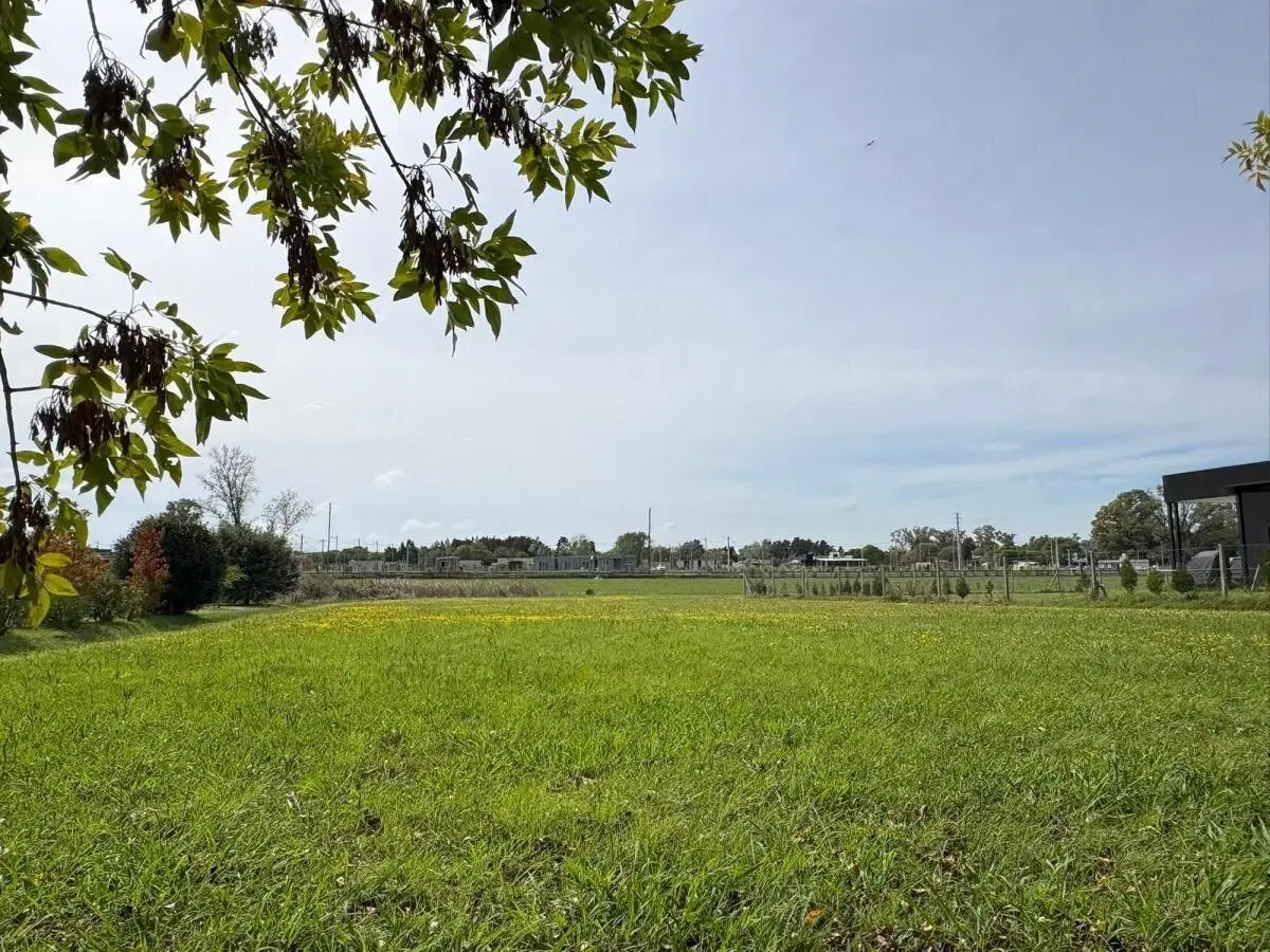 Oportunidad! Lote en venta Los Palenques Manzanares 1100 m² Fondo Libre Vista Abierta 2