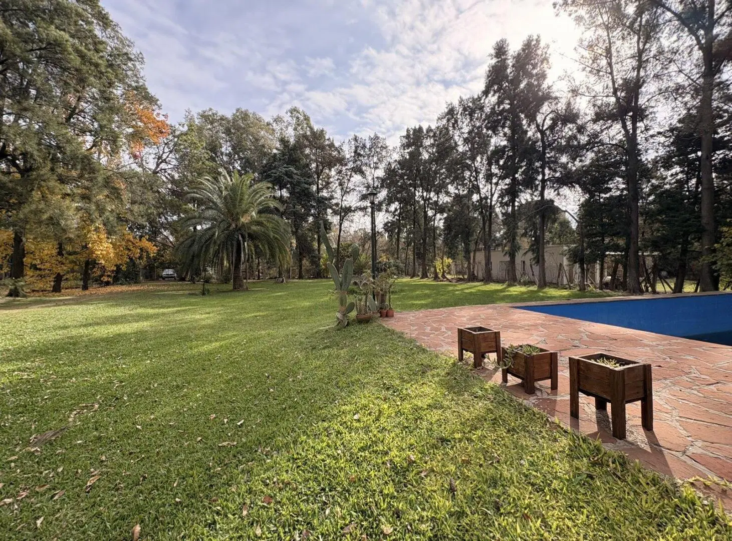 Increible Casa en venta Barrio Parque Exaltación. 3000m2 de parque. 4 dormitorios. Piscina. 2