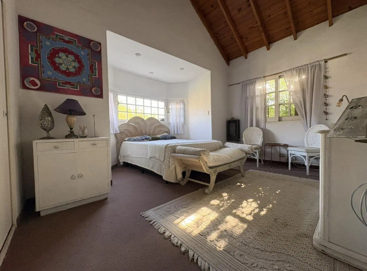 Increible Casa en venta en Los Pinos. 5 dormitorios. Piscina. Gran Parque. Apta crédito hipotecario. 5