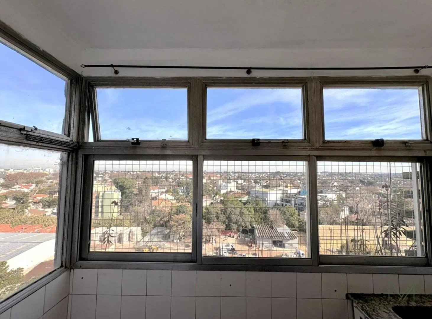 Oportunidad. Departamento 4 ambientes Olivos/Florida. Piso 10. Vista abierta 8