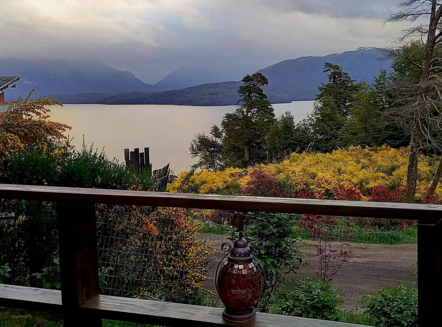 Villa La Angostura - Venta casa 5 ambientes vista abierta al lago Nahuel Huapi 3