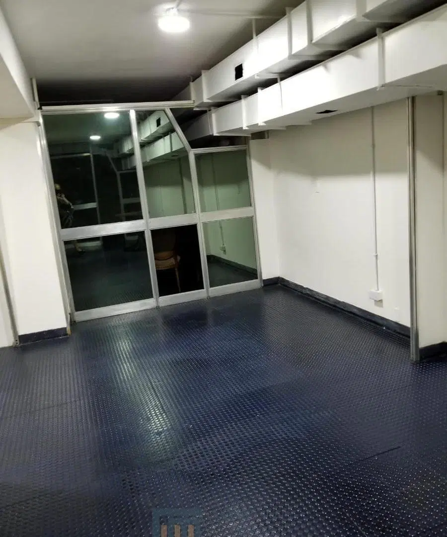 Oficinas o viviendas 115 metros en 1 planta entera divisible en Microcentro Florida cerca de Galeria 2
