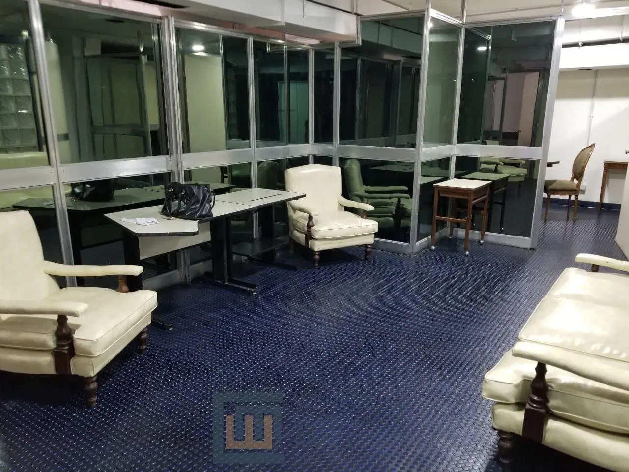Oficinas o viviendas 115 metros en 1 planta entera divisible en Microcentro Florida cerca de Galeria 5