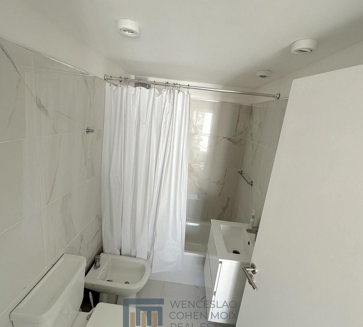 VENTA Departamento 2 ambientes con gran terraza todo sol Recoleta en las 5 esquinas